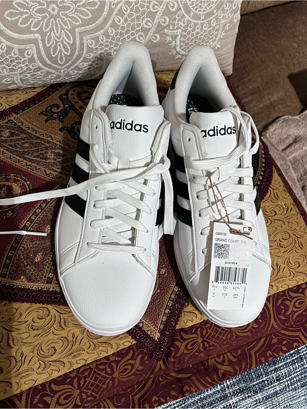 Ladies Adidas Grand Court tennis shoes, size 8 1/2